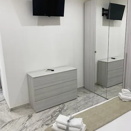 فندق مبيت وإفطار De Rossi185 باري